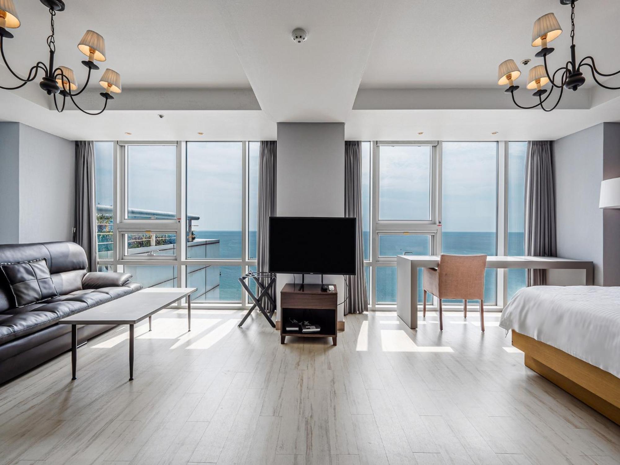 แฮอุนแด ซีคลาวด์ โฮเทล เรสซิเดนซ์ Hotel ปูซาน ภายนอก รูปภาพ